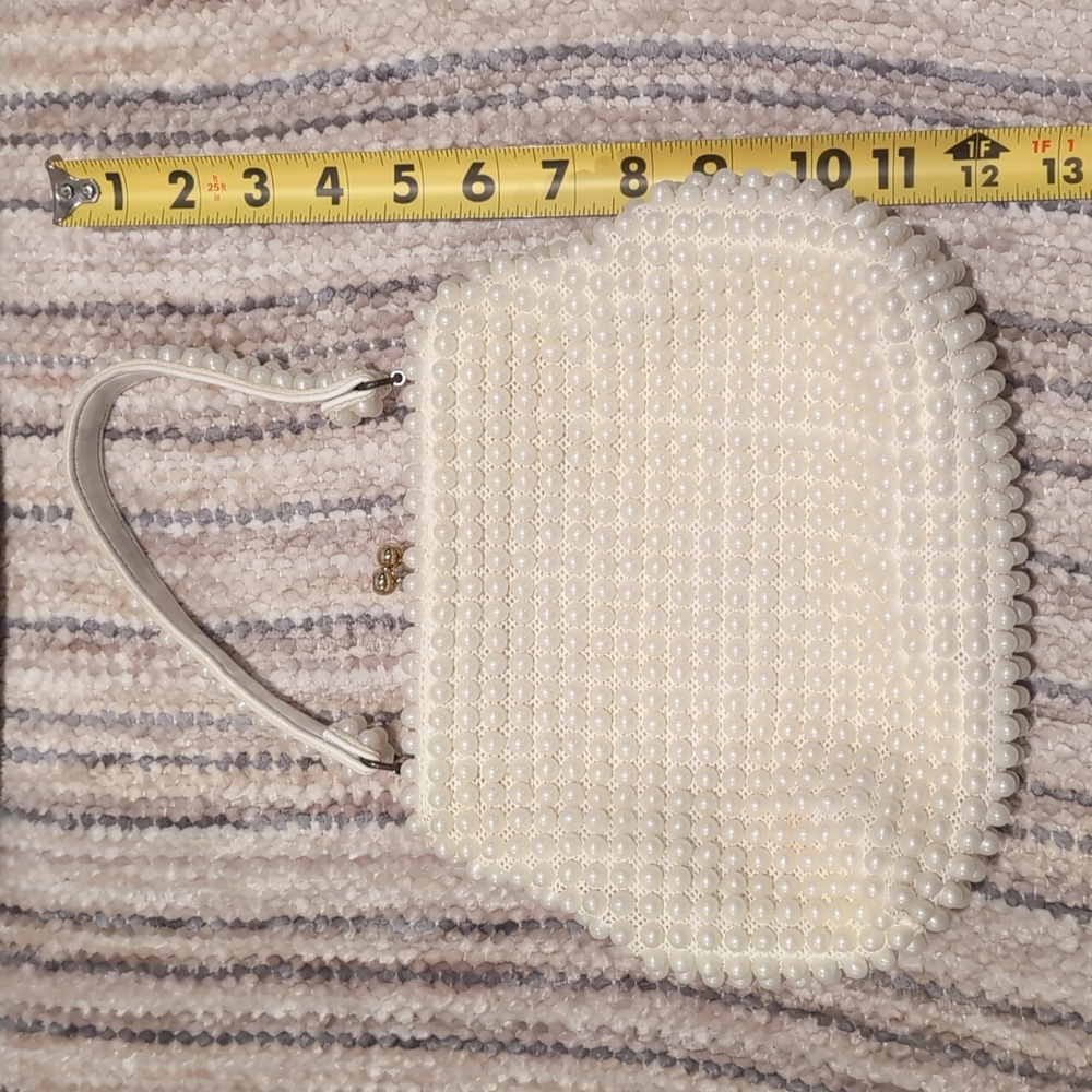 Beautiful, Vintage, Pristine, Pearl Covered Purse with Gold-Tone Accents - Picture 4 of 6